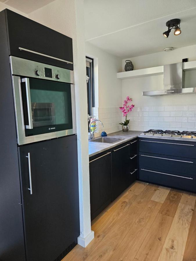 7 Person House With Garden, Firepit, Swimming Lake, Hammock, Child Friendly, In- And Outside Playground, Slide, And Great Coffee Ewijk Exteriör bild