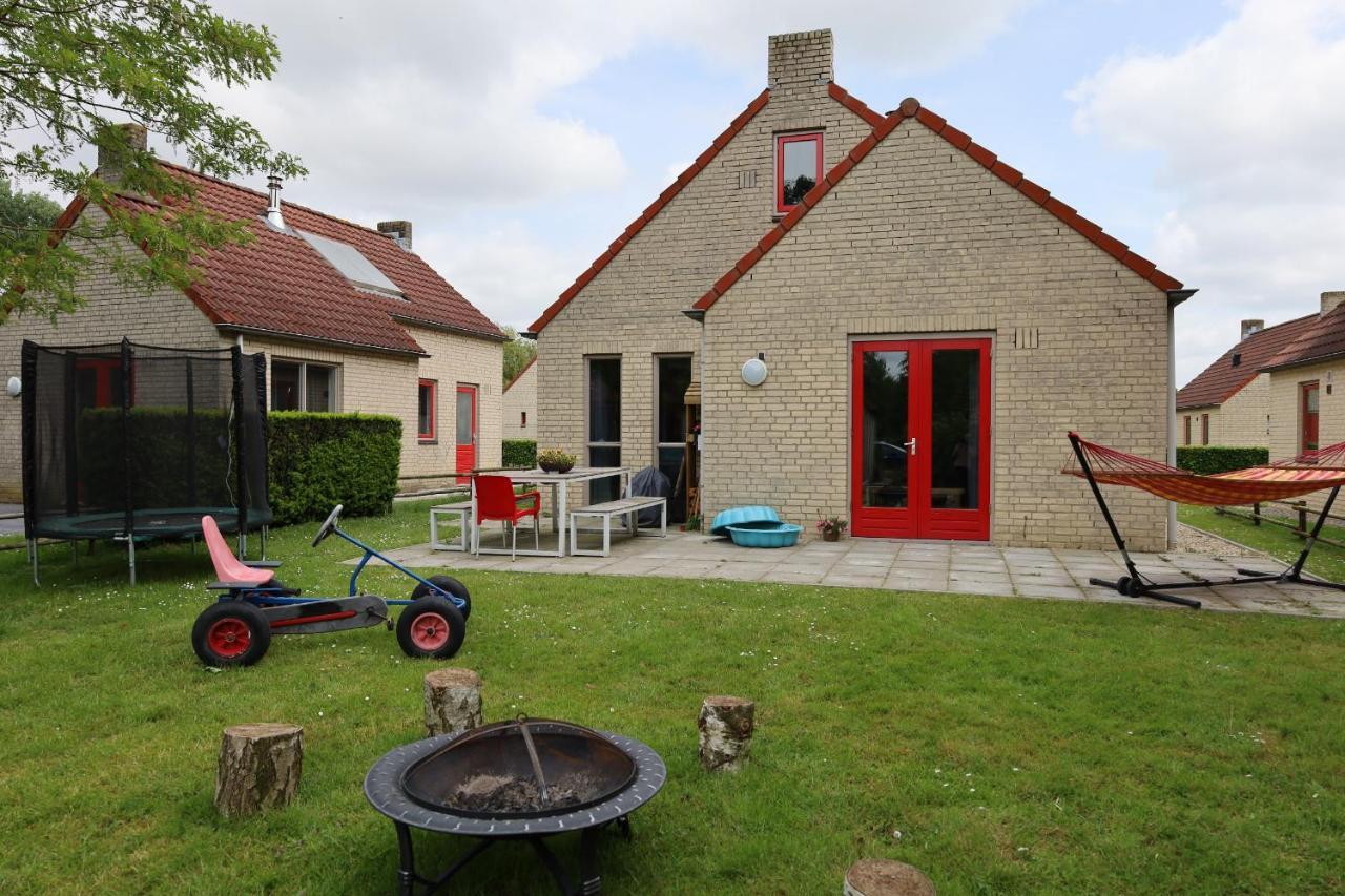 7 Person House With Garden, Firepit, Swimming Lake, Hammock, Child Friendly, In- And Outside Playground, Slide, And Great Coffee Ewijk Exteriör bild