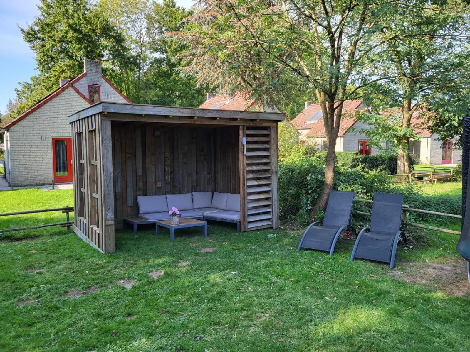 7 Person House With Garden, Firepit, Swimming Lake, Hammock, Child Friendly, In- And Outside Playground, Slide, And Great Coffee Ewijk Exteriör bild