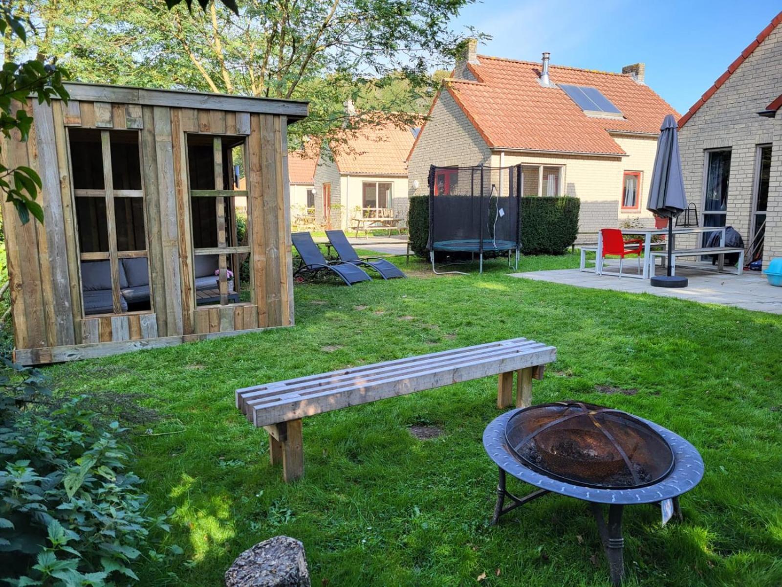 7 Person House With Garden, Firepit, Swimming Lake, Hammock, Child Friendly, In- And Outside Playground, Slide, And Great Coffee Ewijk Exteriör bild