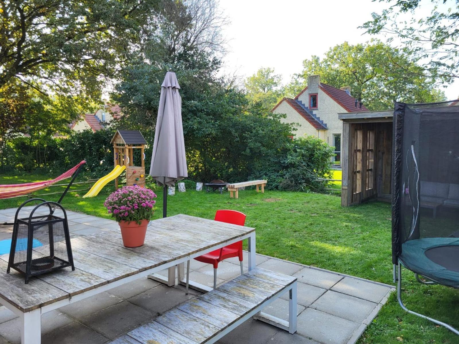 7 Person House With Garden, Firepit, Swimming Lake, Hammock, Child Friendly, In- And Outside Playground, Slide, And Great Coffee Ewijk Exteriör bild